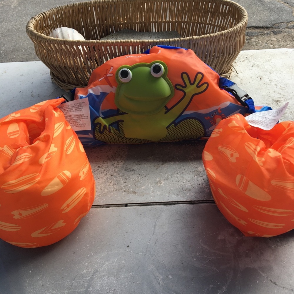 Toddler body floatie n arms